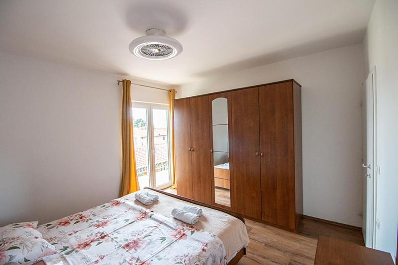 Apartment Zvjezdana Omiš Eksteriør bilde